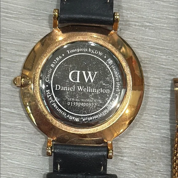 Daniel Wellington Watch - Picture 7 of 7